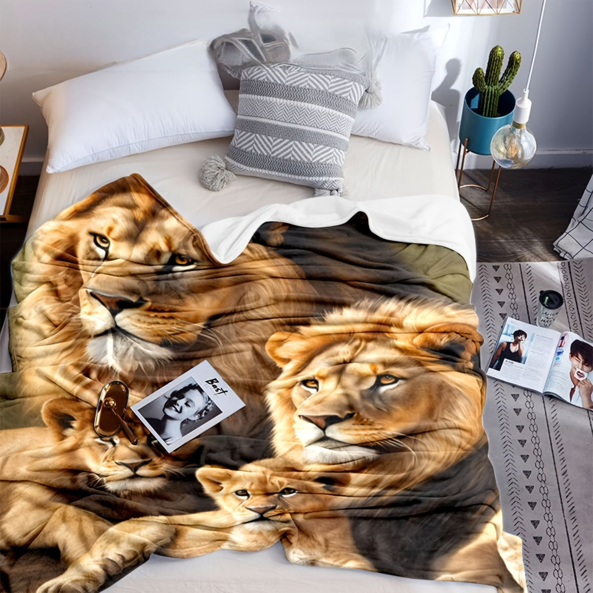 Majestic Lion Print Flannel Blanket - HD Realistic Wildlife Design, Ultra Soft & Warm, All-Season Multi-Use Throw for Sofa, Camping, Luxe Gift